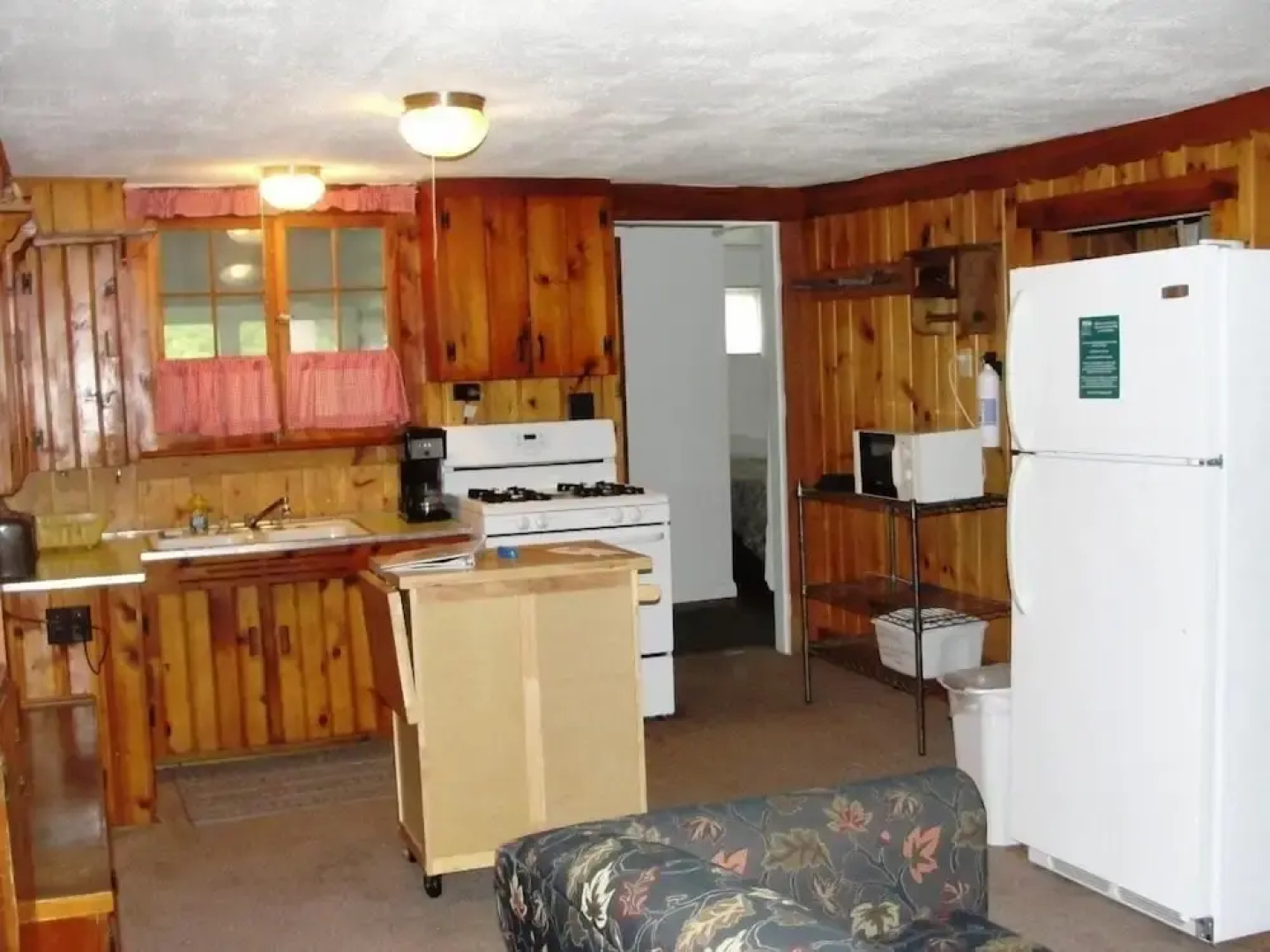 Pine Point Lodge, Resort & Motel