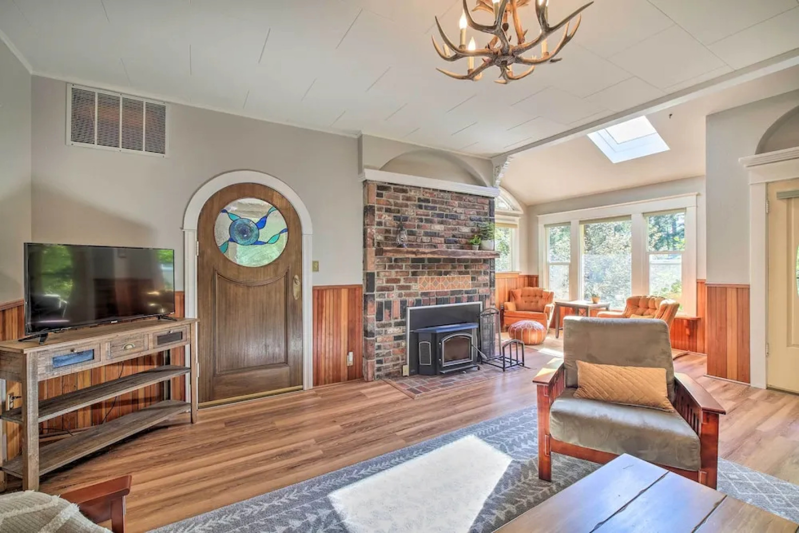 Cozy 'black Bear Retreat' by Mount Rainier!