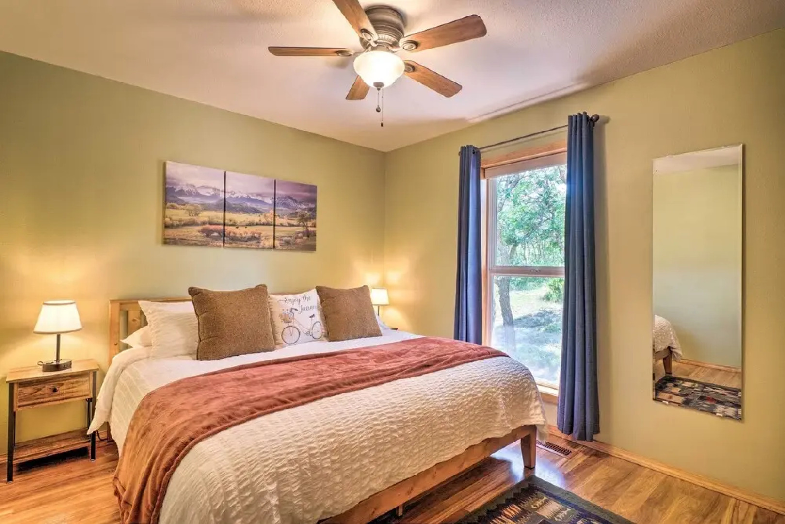 Monument Getaway w/ Hot Tub, 12 Mi to Usaf Academy