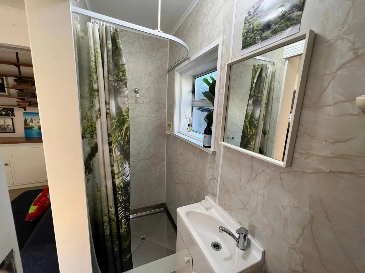 Tranquility Base - Waikanae Beach Holiday Home