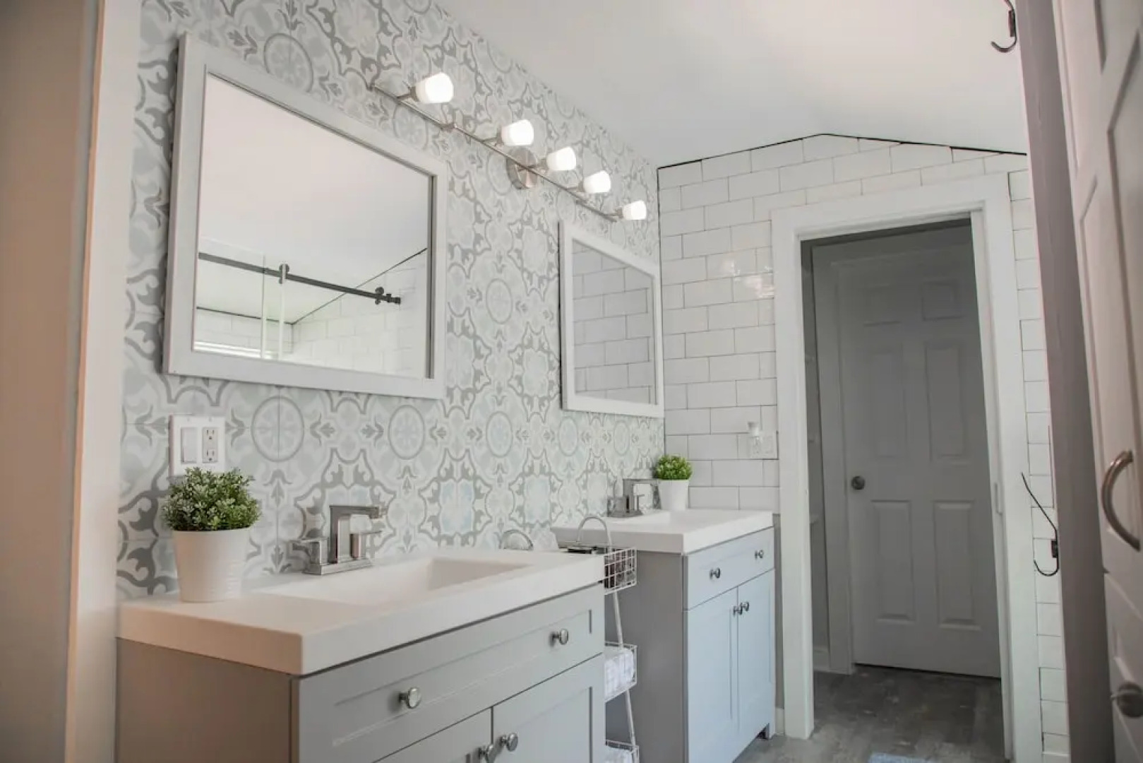 Family Home With Private Pool & Yard Only 24 Mi to Disney