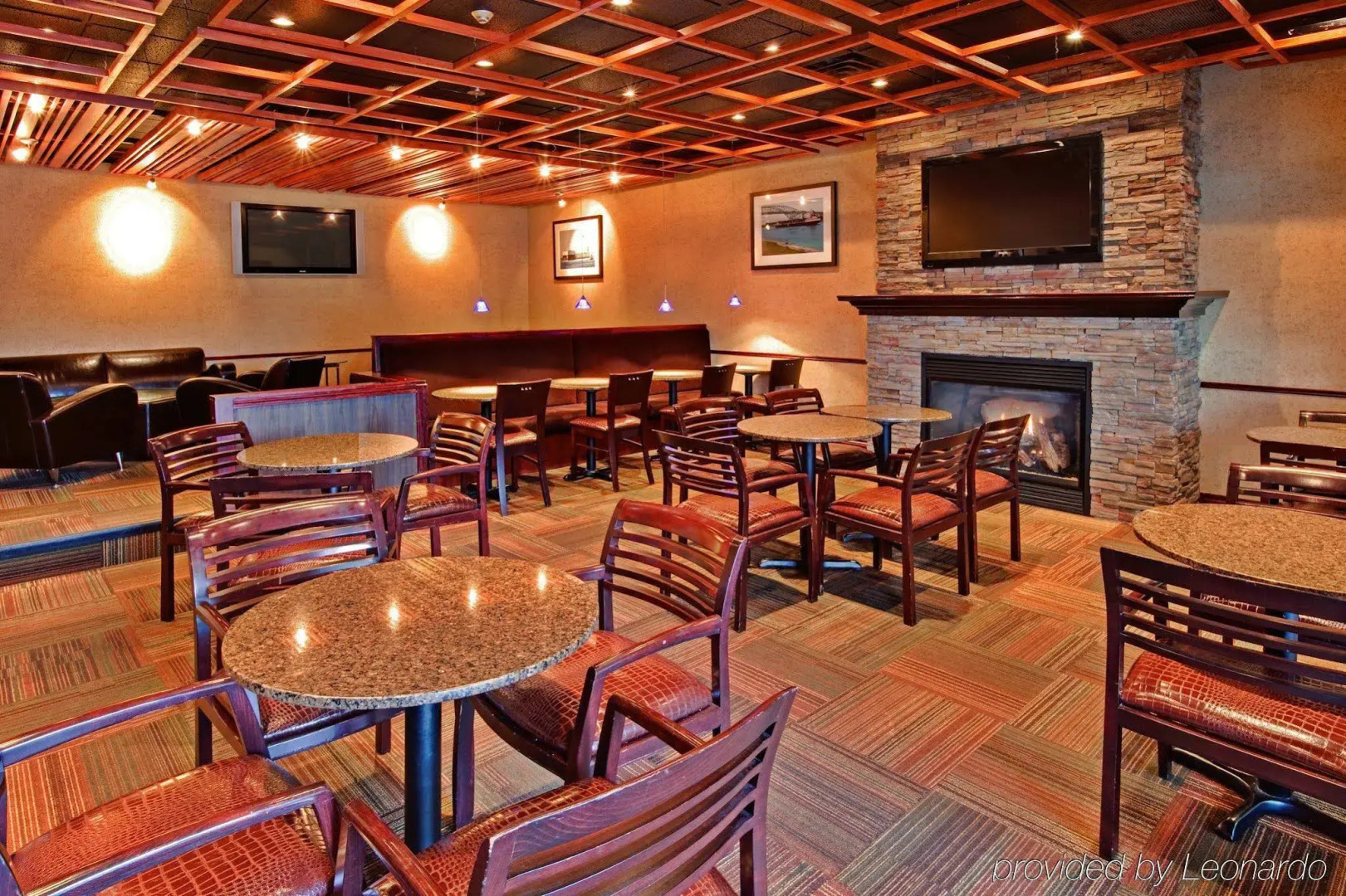 Four Points by Sheraton Point Edward Sarnia