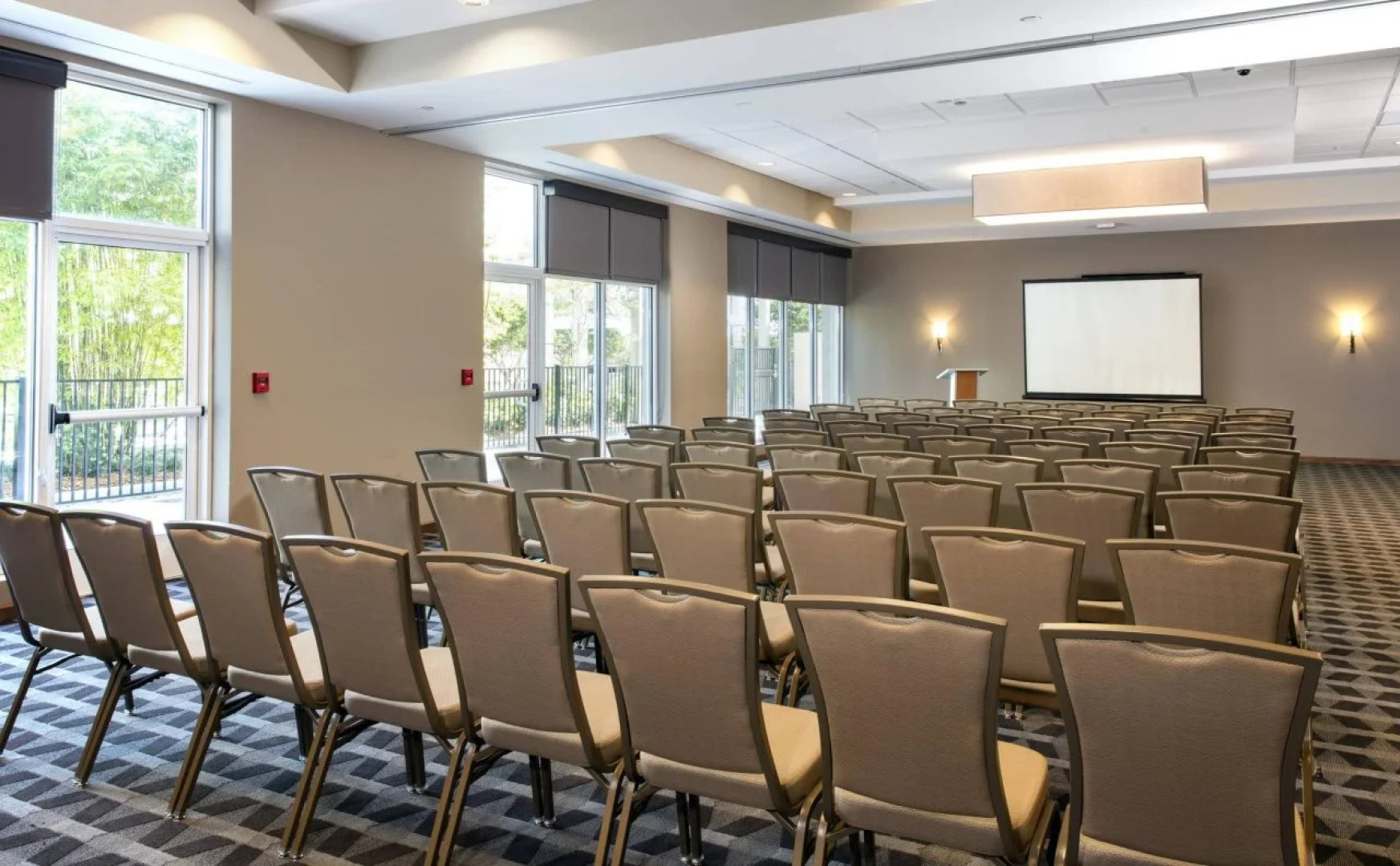 TownePlace Suites Orlando at FLAMINGO CROSSINGS® Town Center/Western Entrance