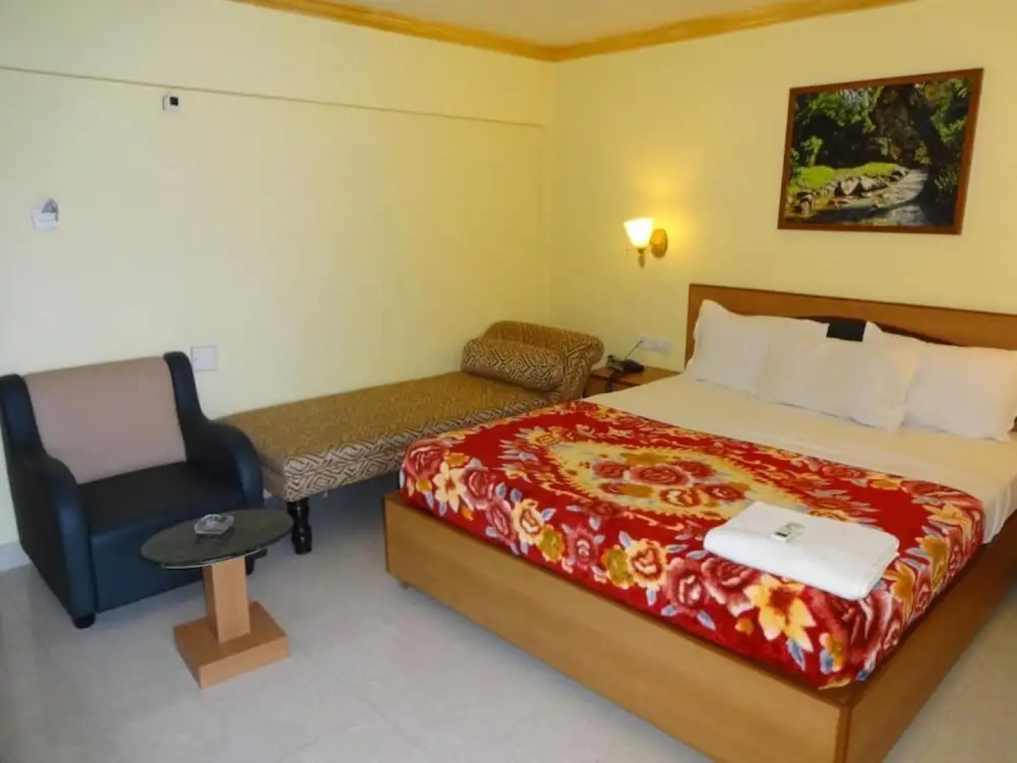 Nahar Manchester Inn
