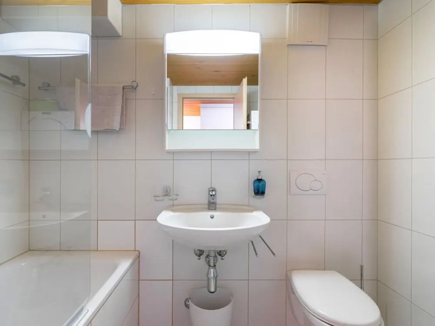 Tasman S16 2 Port-valais