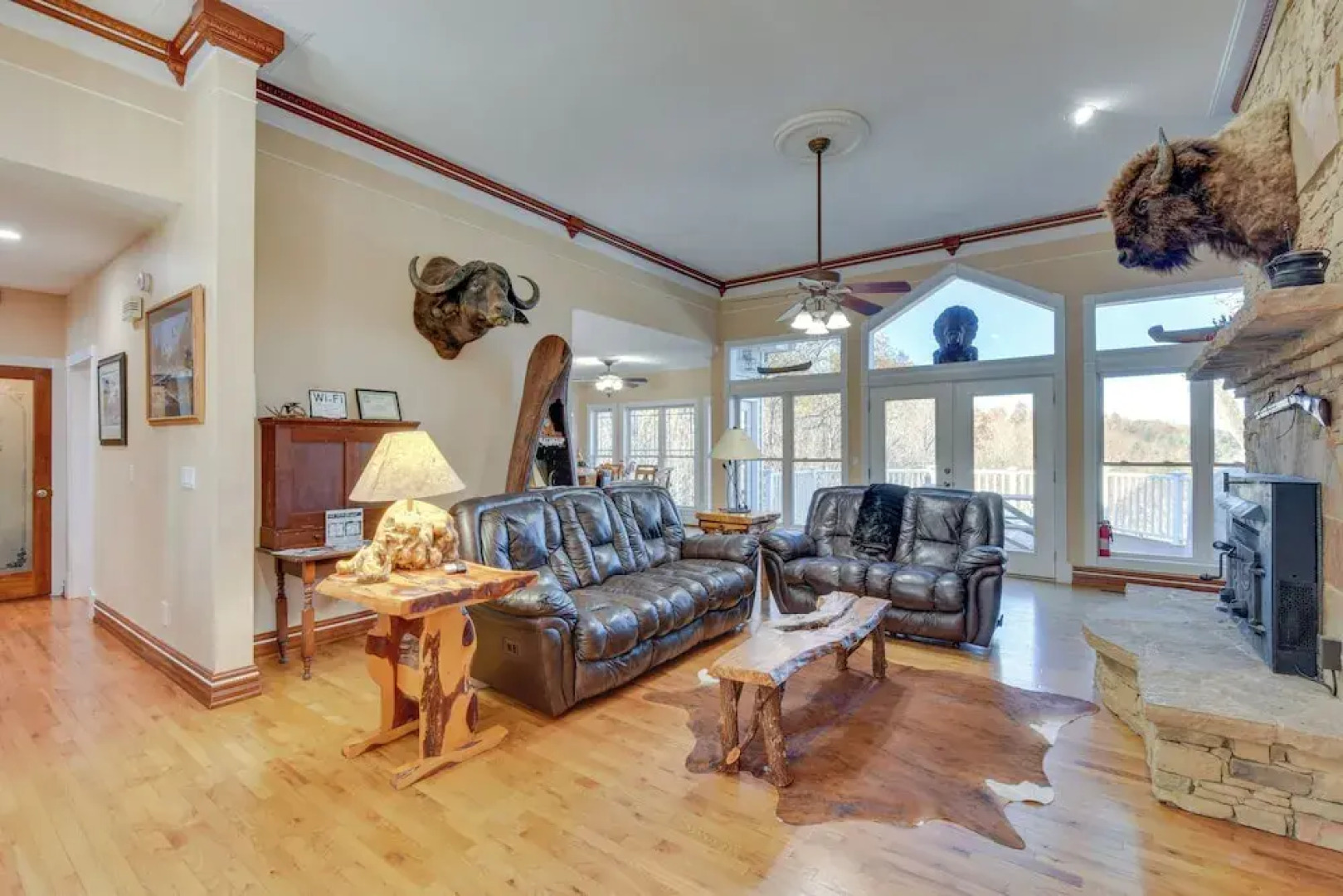 Blairsville Mansion w/ Hot Tub, Casino + Games!