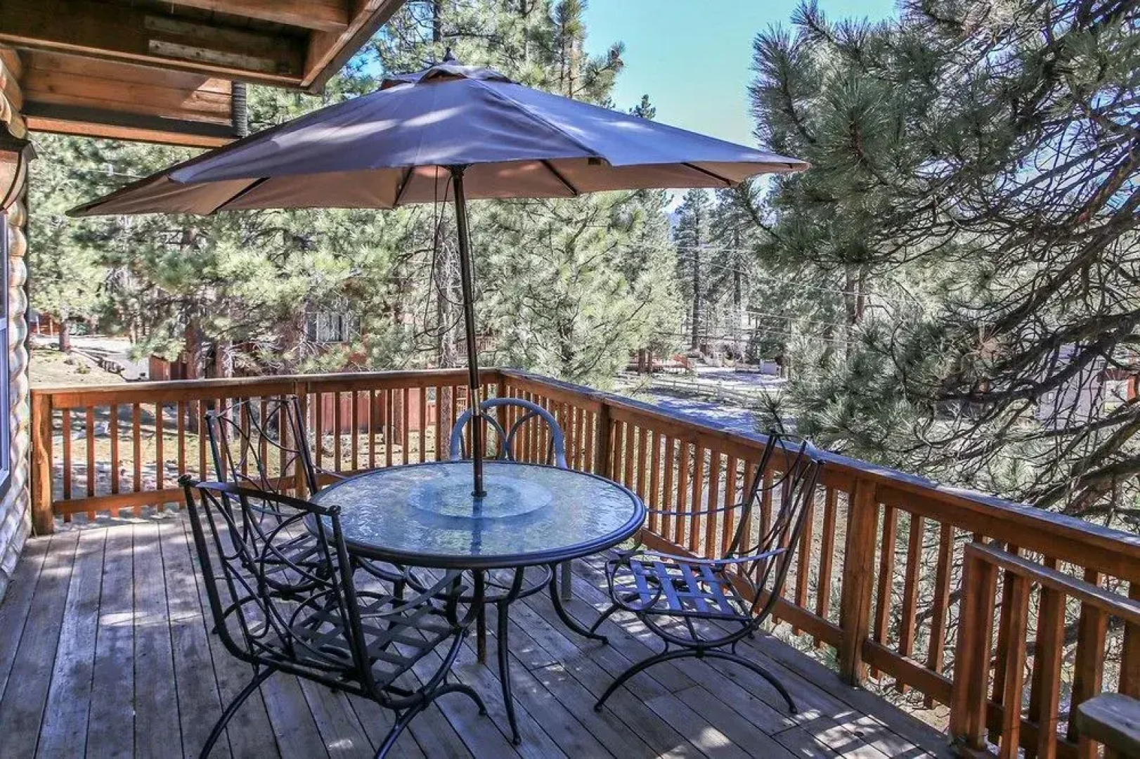 RedAwning "Cabin Big Bear" by the Lake