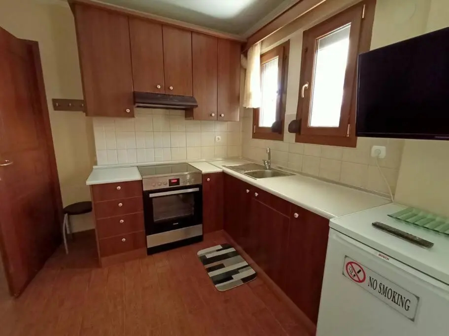 1. Lovely house with garden and free parking
