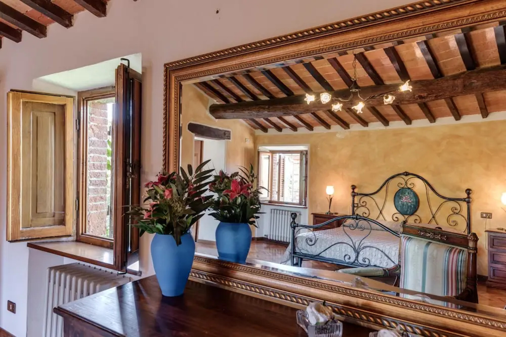 Villa With 9 Bedrooms in Sinalunga, With Wonderful Mountain View, Private Pool, Enclosed Garden