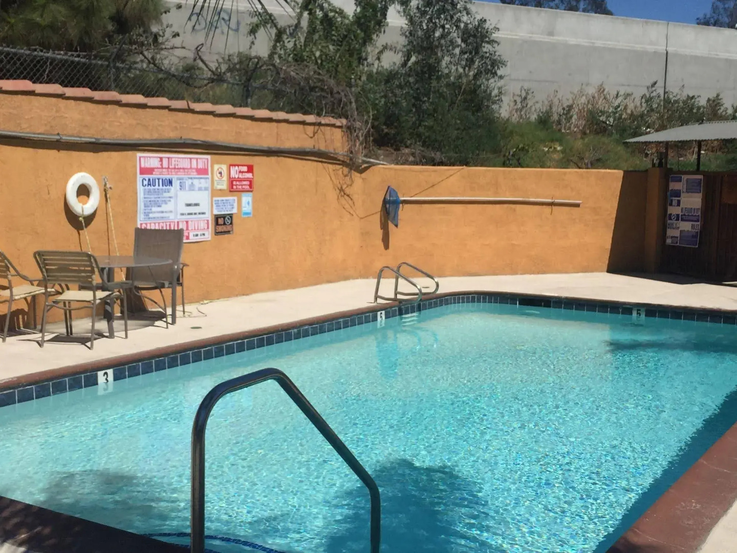 Express Inn & Suites