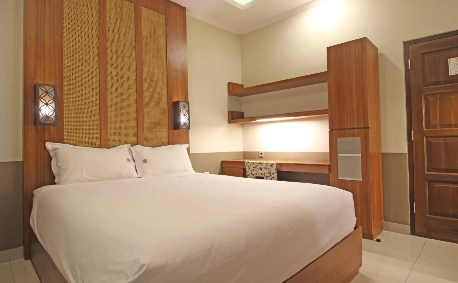 RedDoorz Plus @ Rumah Kandjani