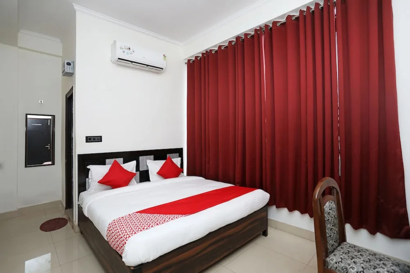 OYO 10535 Hotel Alpine