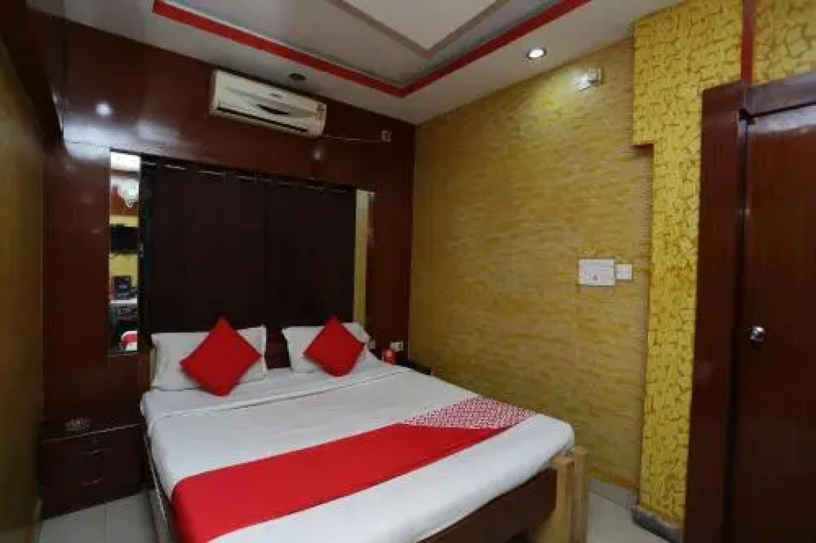 OYO 28644 Hotel Nilanjana