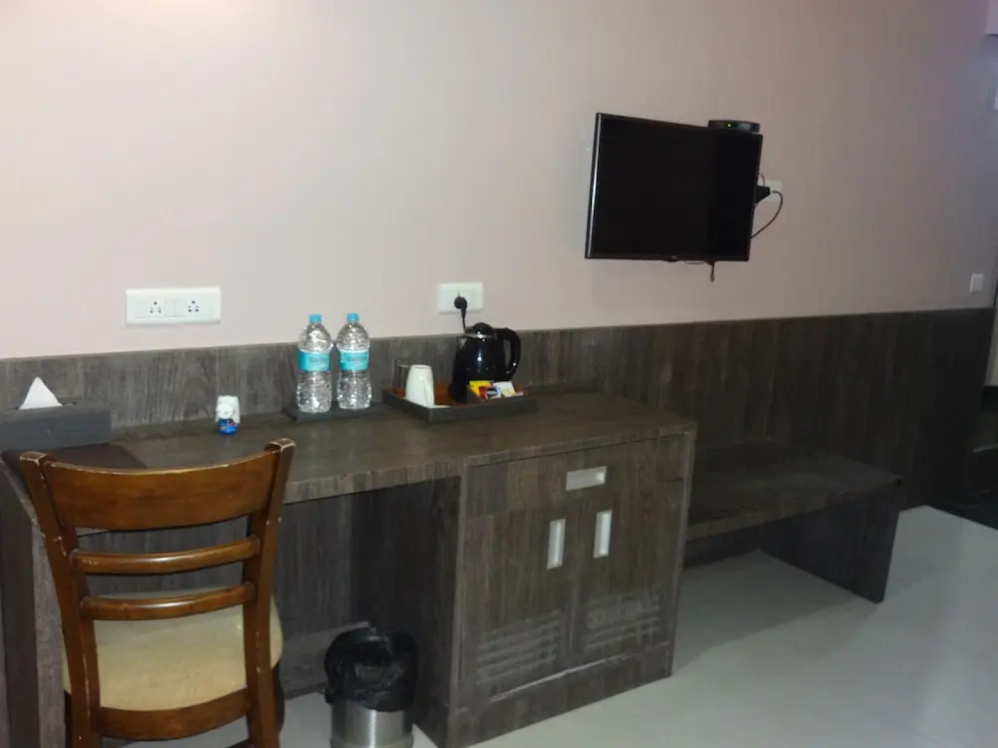 OYO Premium VIP Road