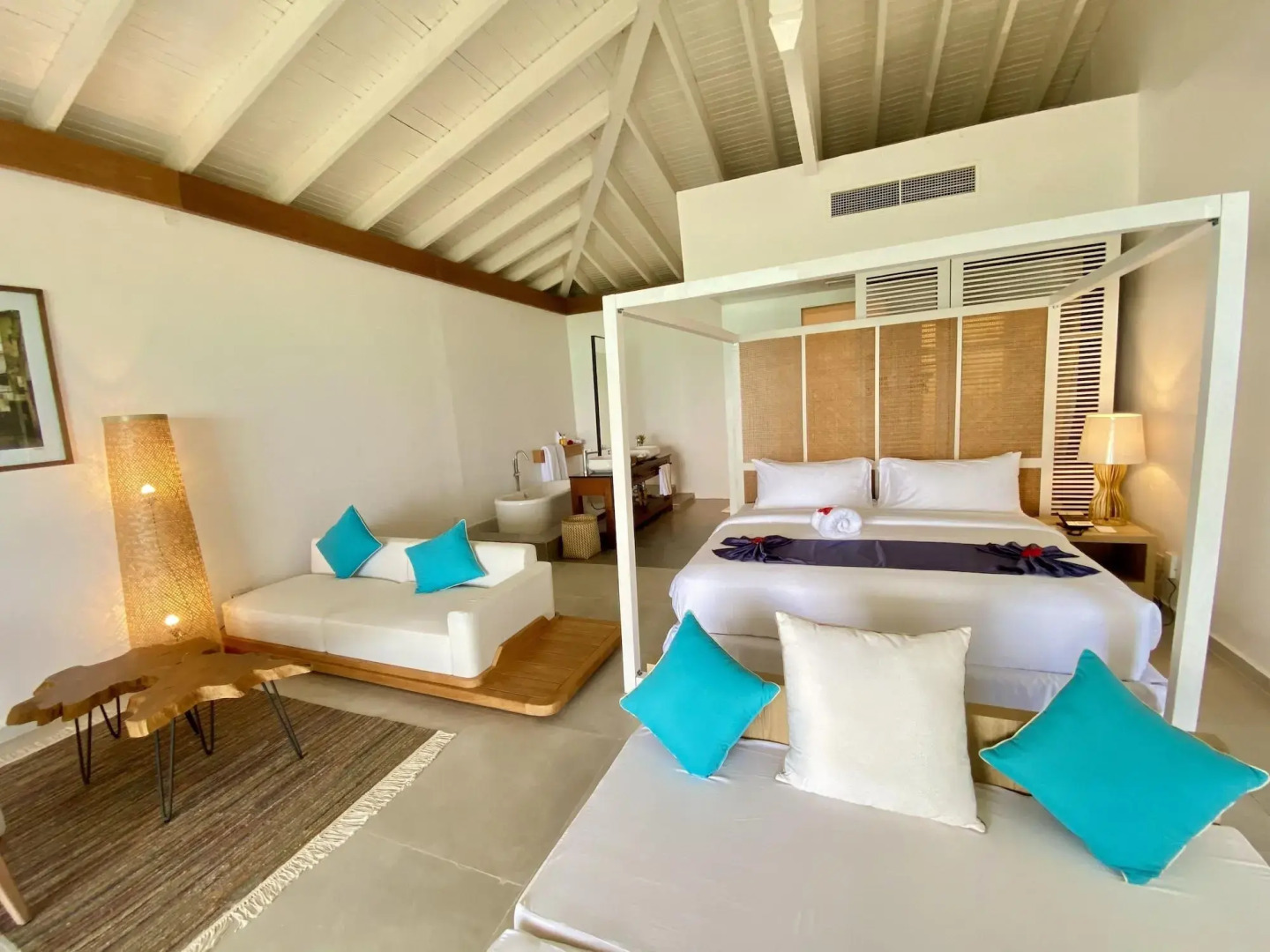 Le Mersenne Zanzibar, Autograph Collection