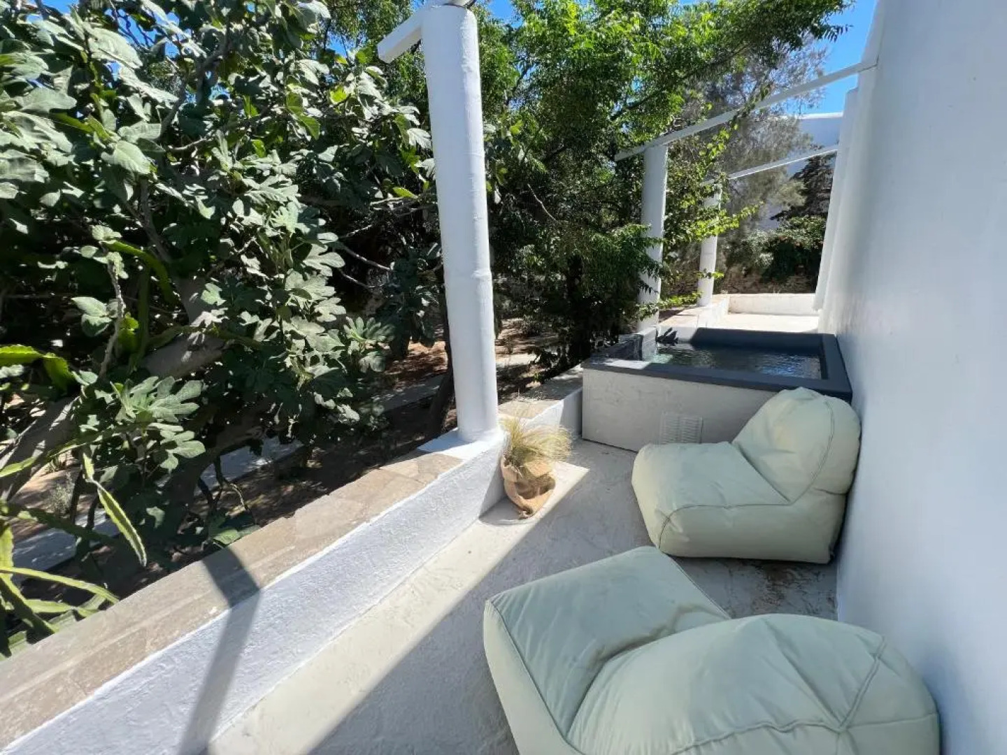 Faos Exclusive Suites