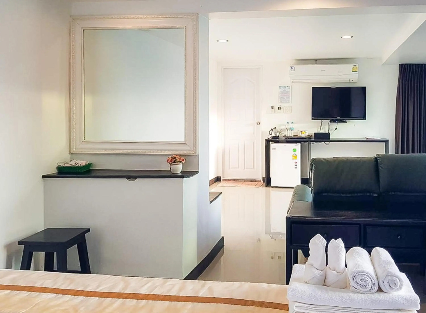 Phornpailin Riverside Resort