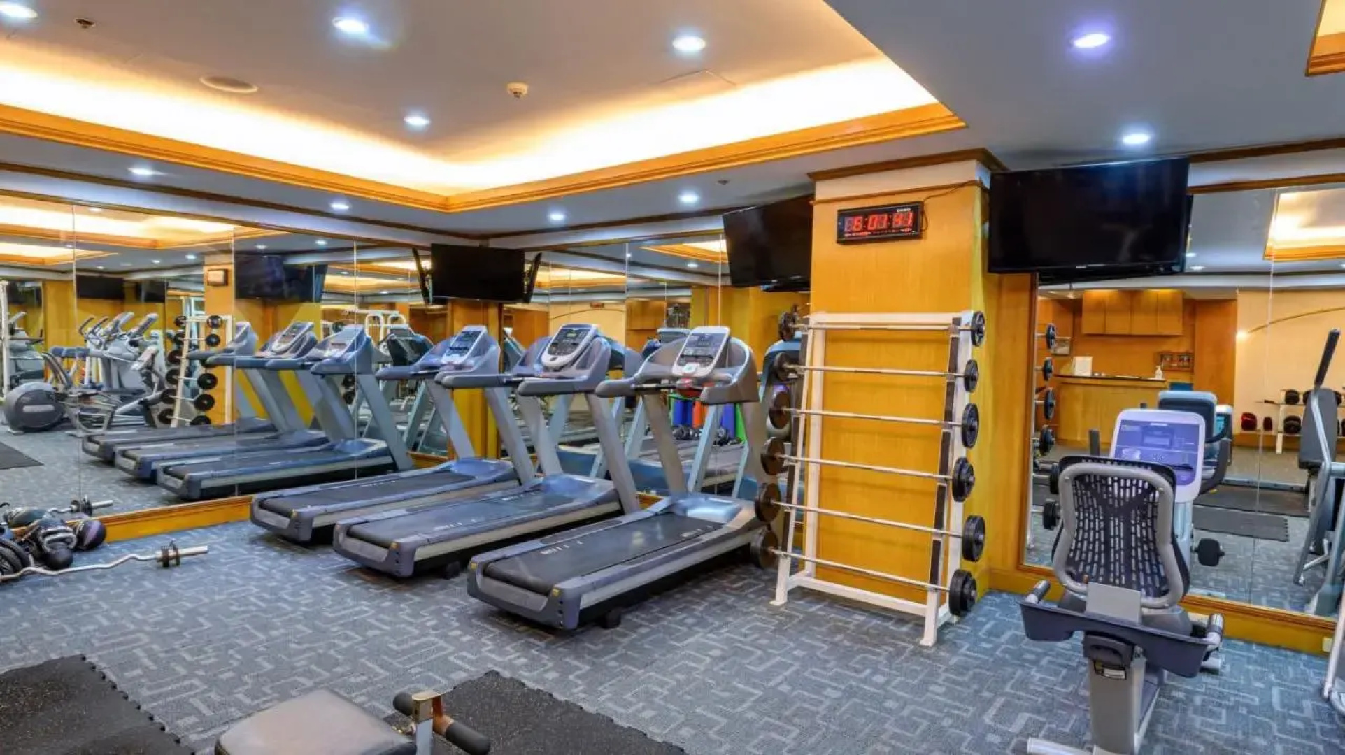 Ortigas CBD Near Business & Shopping Hubs