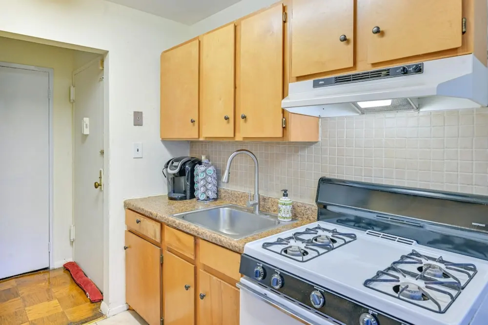 Cozy Bay Shore Condo Near Museums & Outdoor Rec!