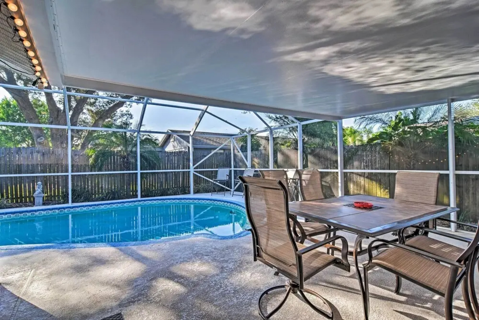 Idyllic Largo Escape w/ Private Pool & Lanai!