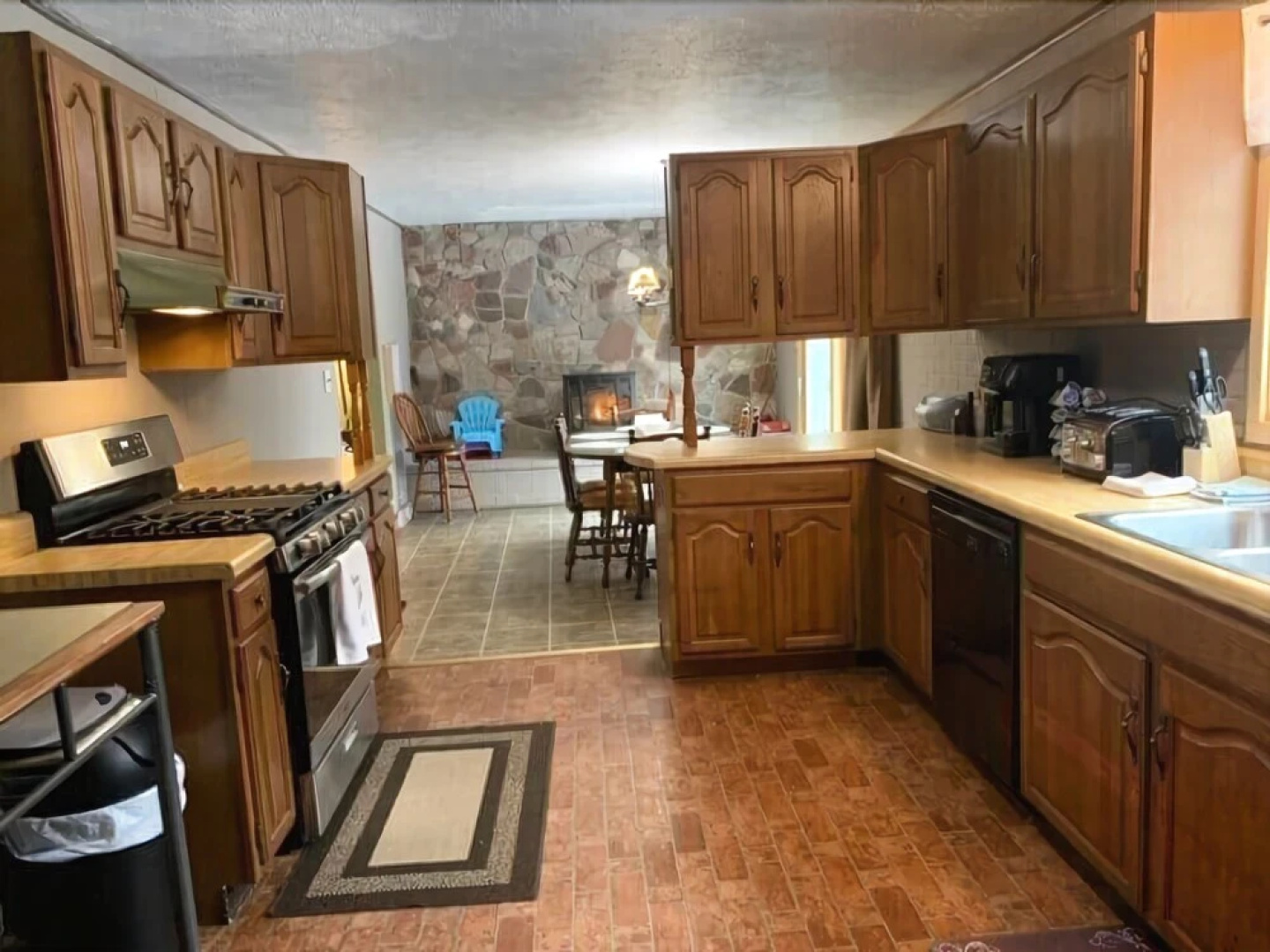 Stone House 4 Bedrooms 2 Bathrooms Home