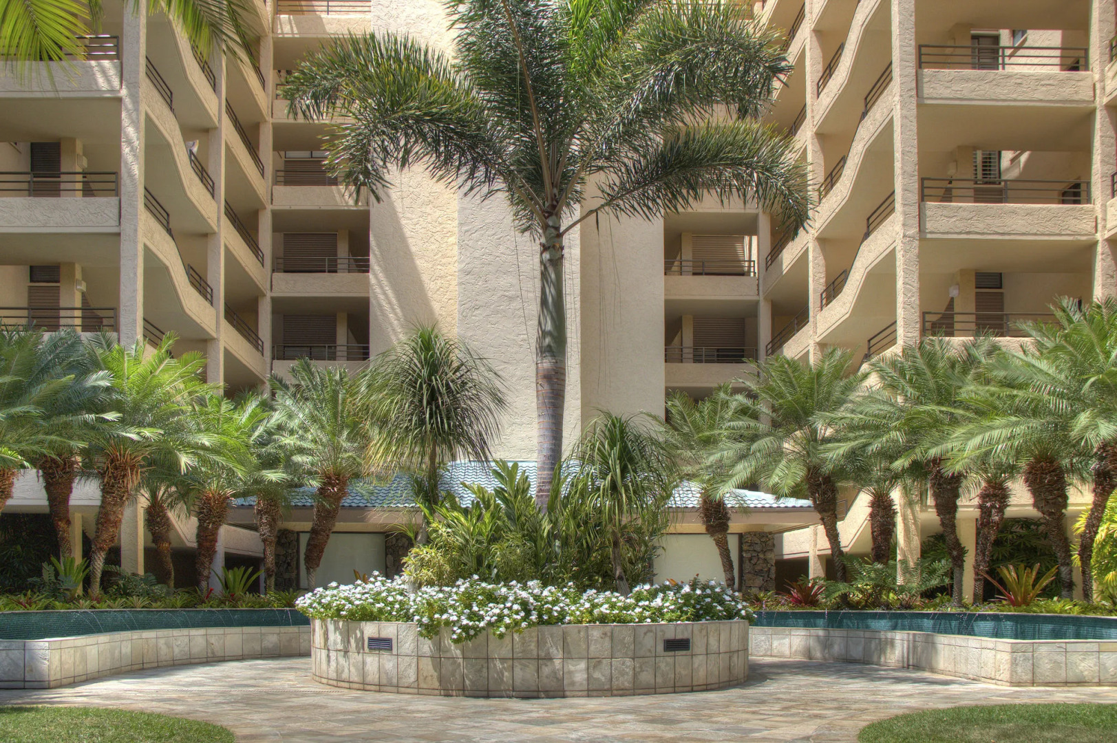 Polo Beach Club Vacation Rentals - APlus Resorts