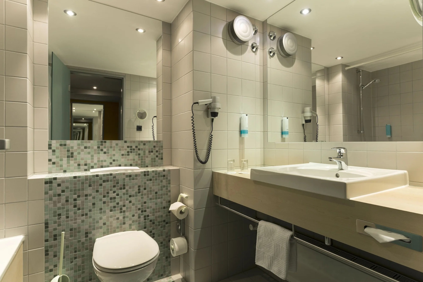 Atlantic Hotel Universum