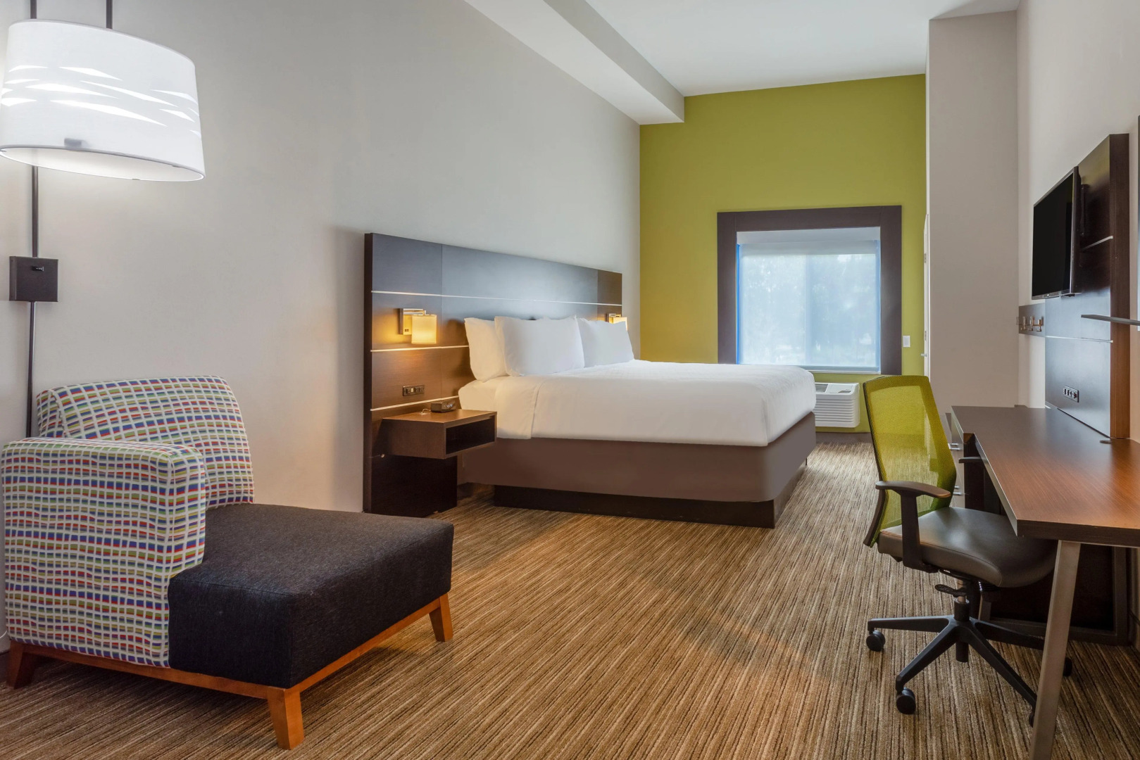 Holiday Inn Express Hotel & Suites Charlotte Arrowood by IHG
