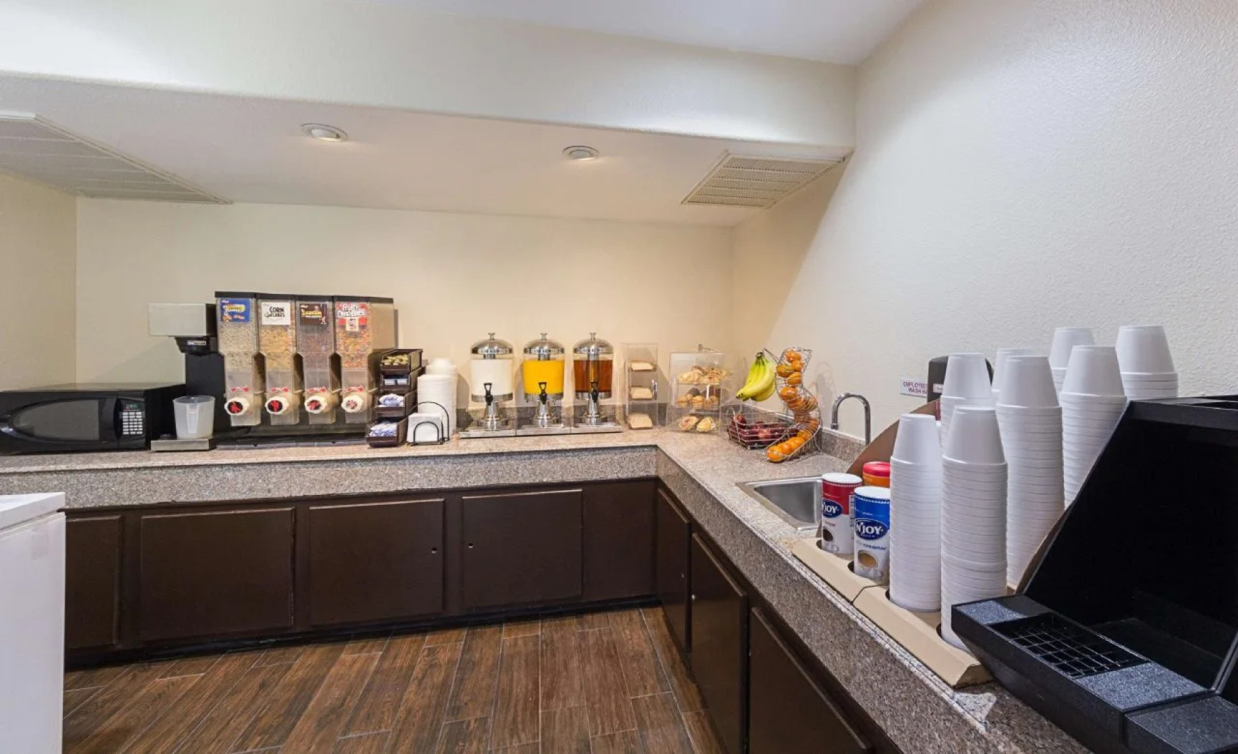 Super 8 by Wyndham New Braunfels I-35