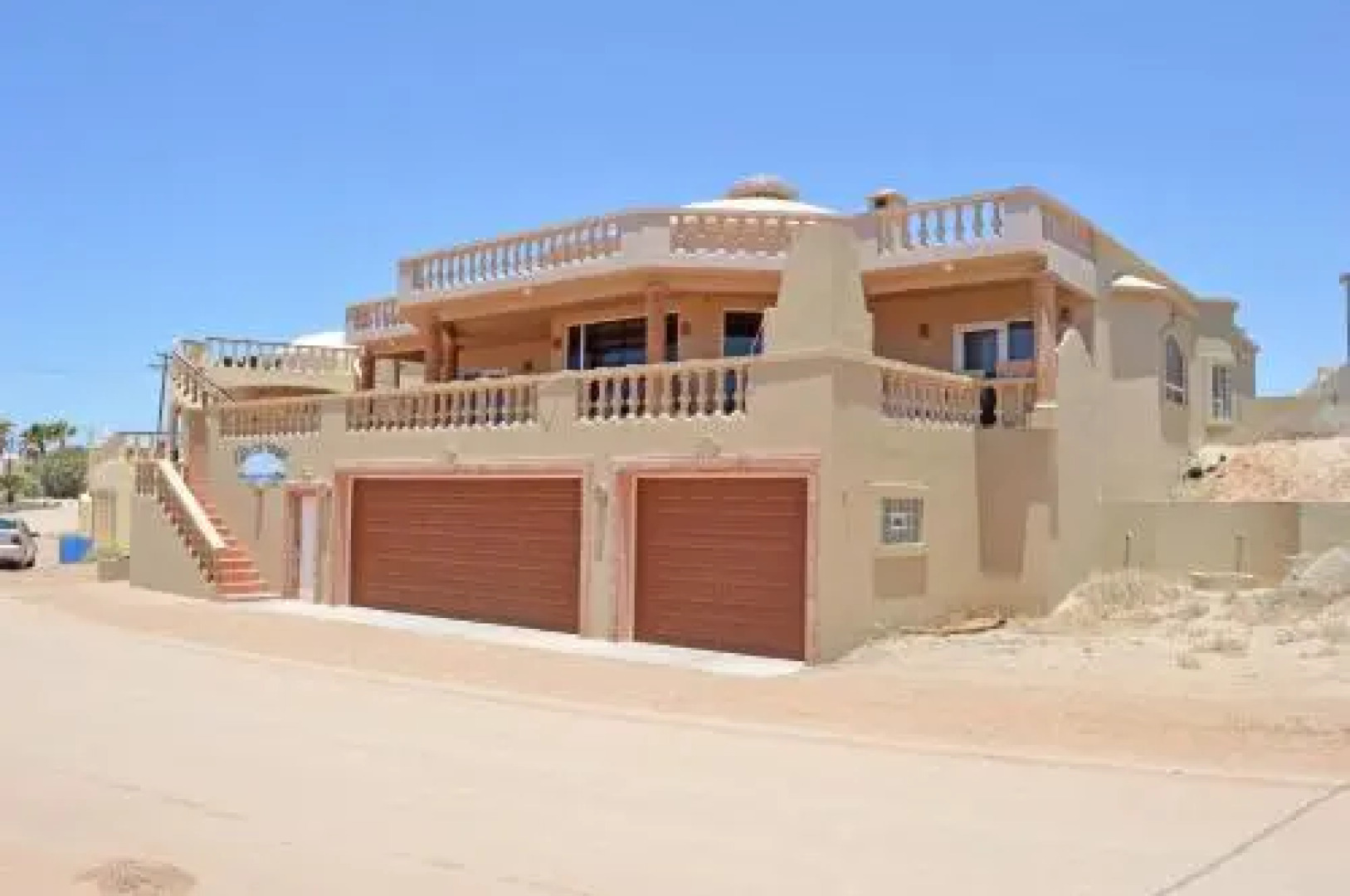 Casa de Paraiso by RedAwning