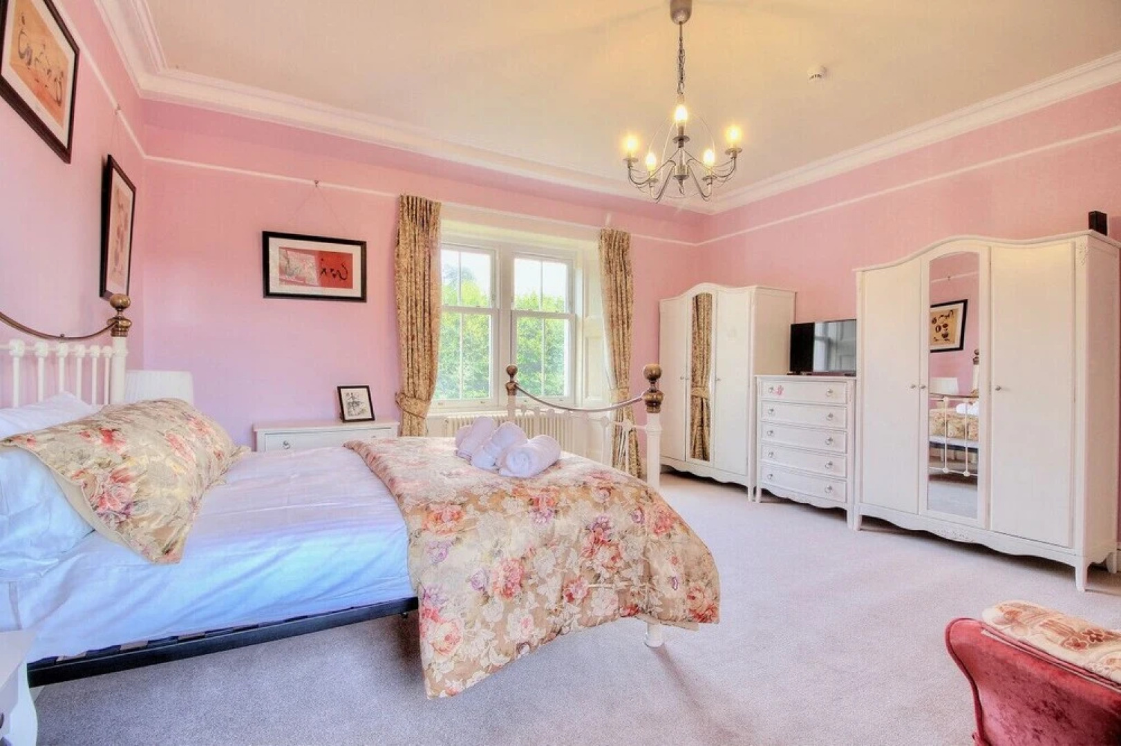 Duneira in Rhu With 7 Bedrooms and 4 Bathrooms