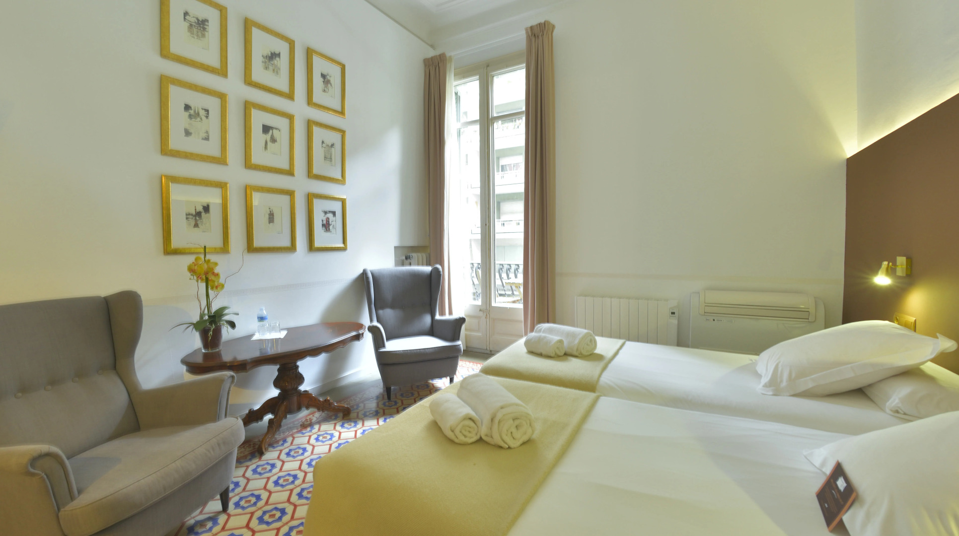 Mihlton Barcelona Boutique B&B