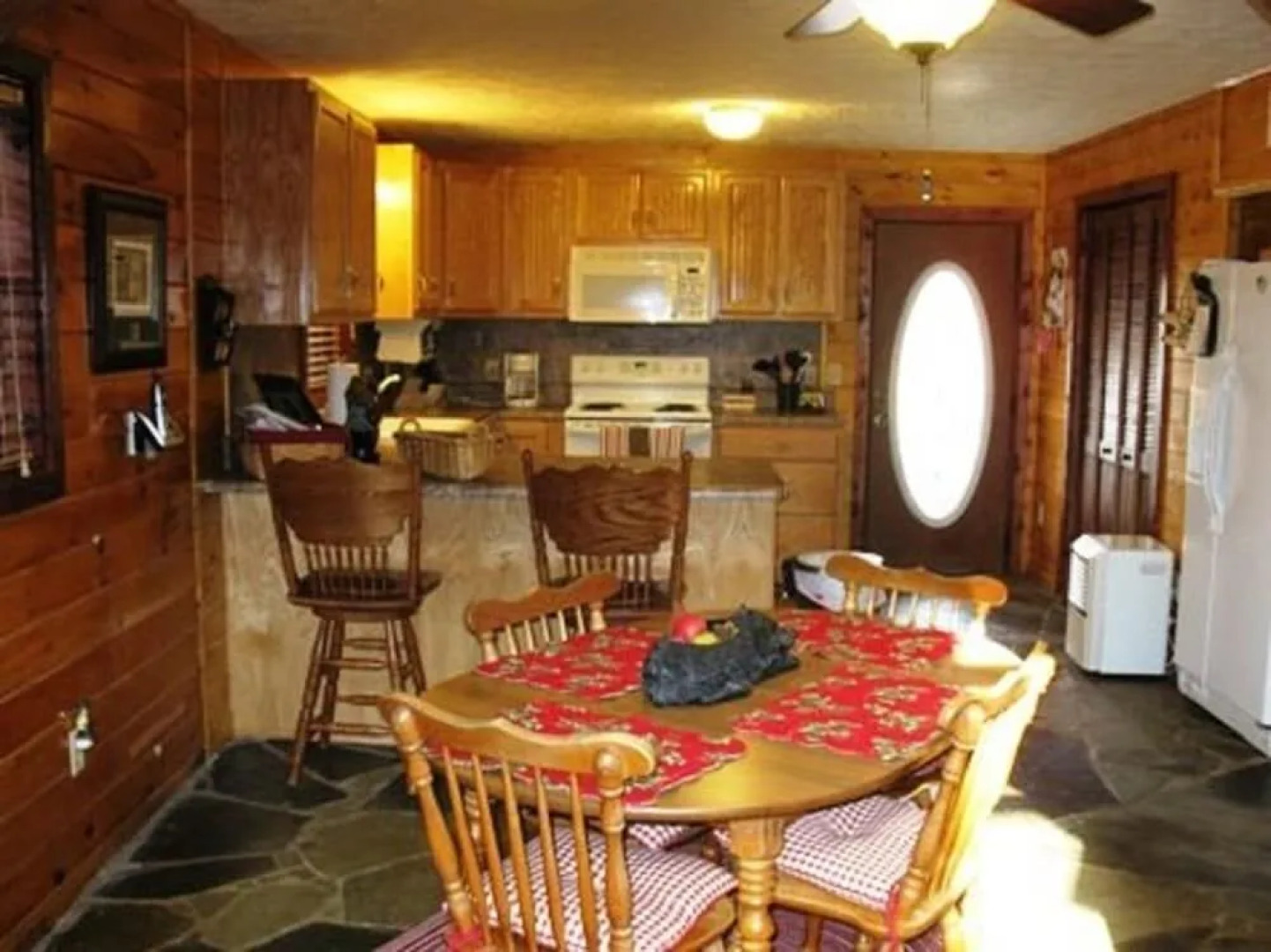 The Lodge at Hideaway Hollow- Copperhill TN