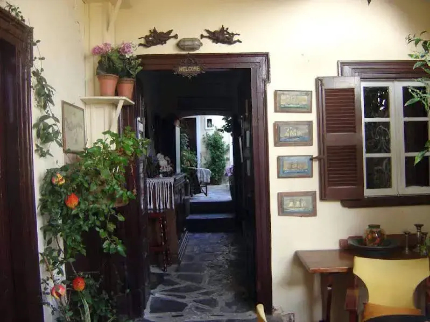 Aeginitikon Arhontikon