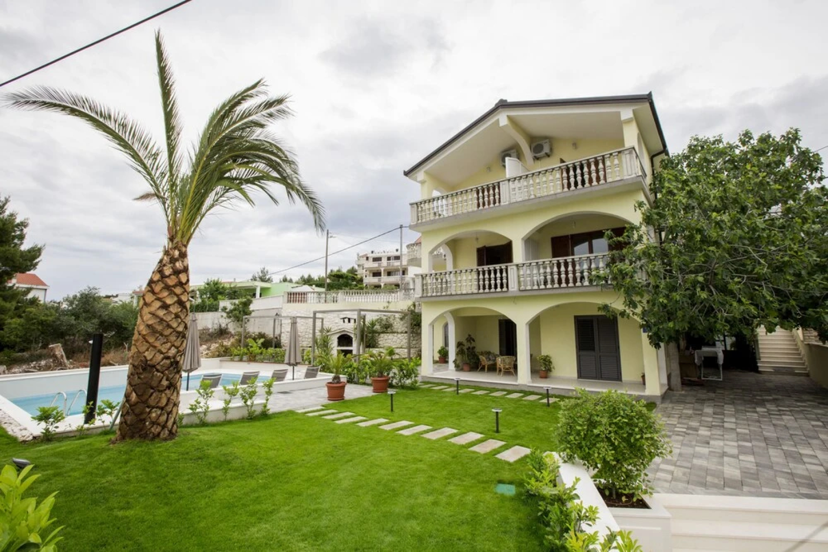 Apartments Bago