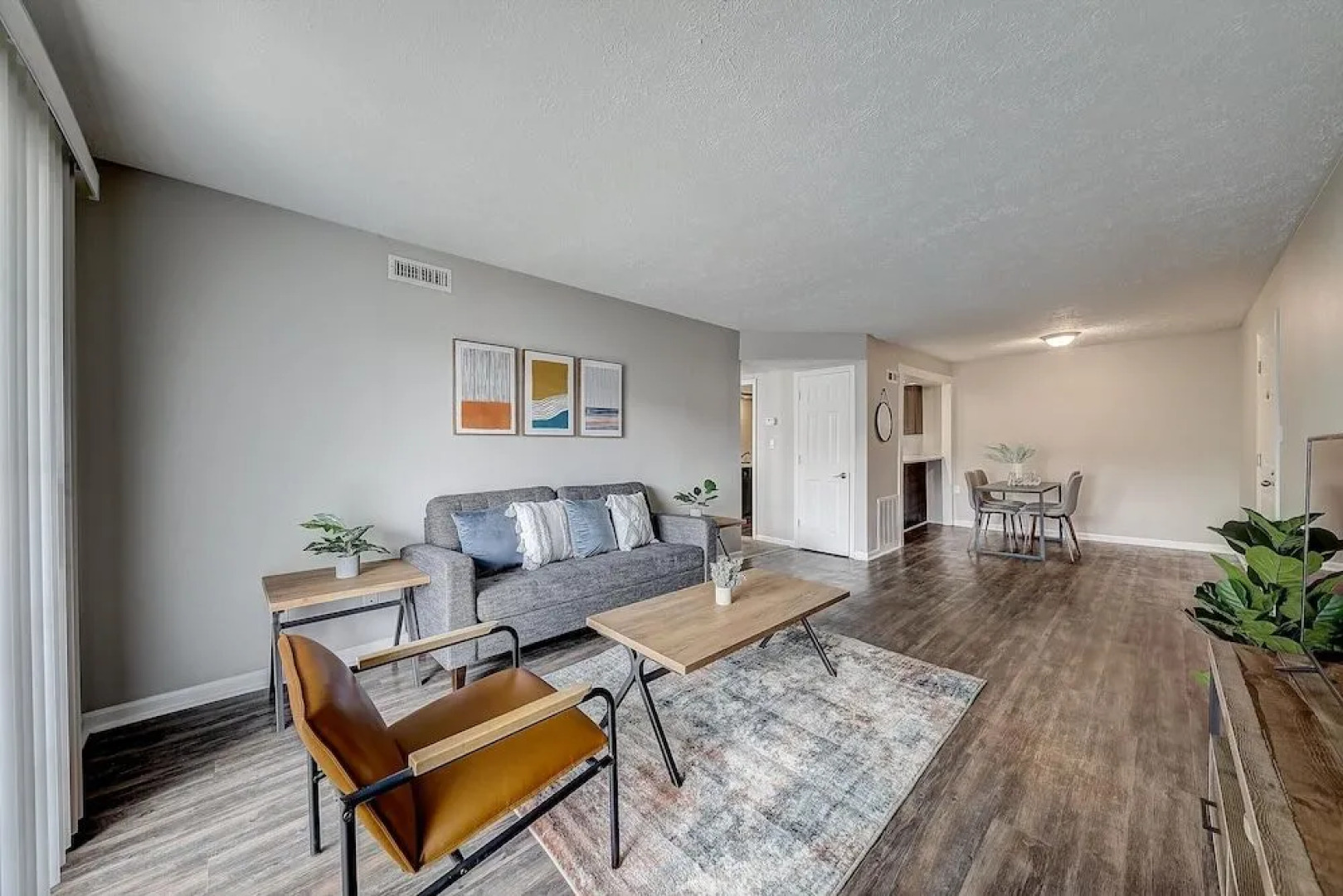 FRONTDESK Castle Point Apts Georgetown South Bend