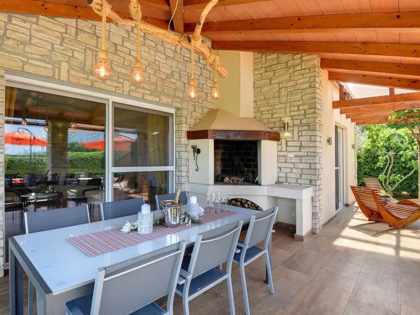 Villa in Novigrad With Pool Near Beach