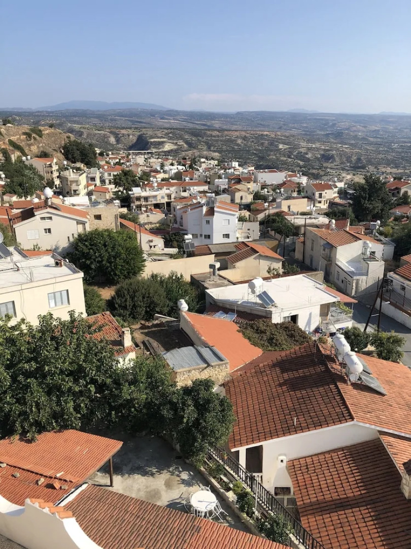 Inviting 2-bed Apartment in Pissouri- Ti Thea