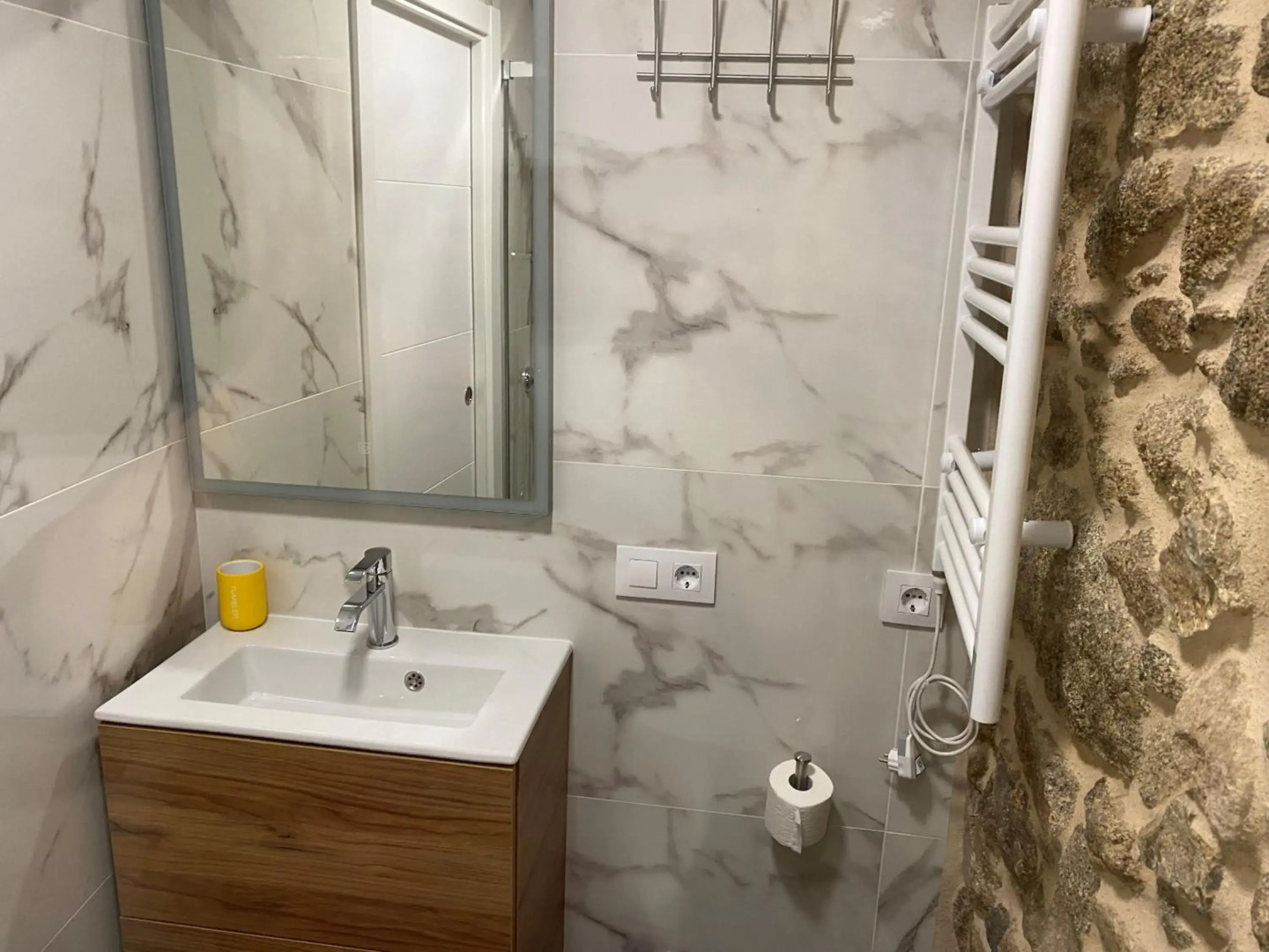 As Penedas, Casa dos Arcos