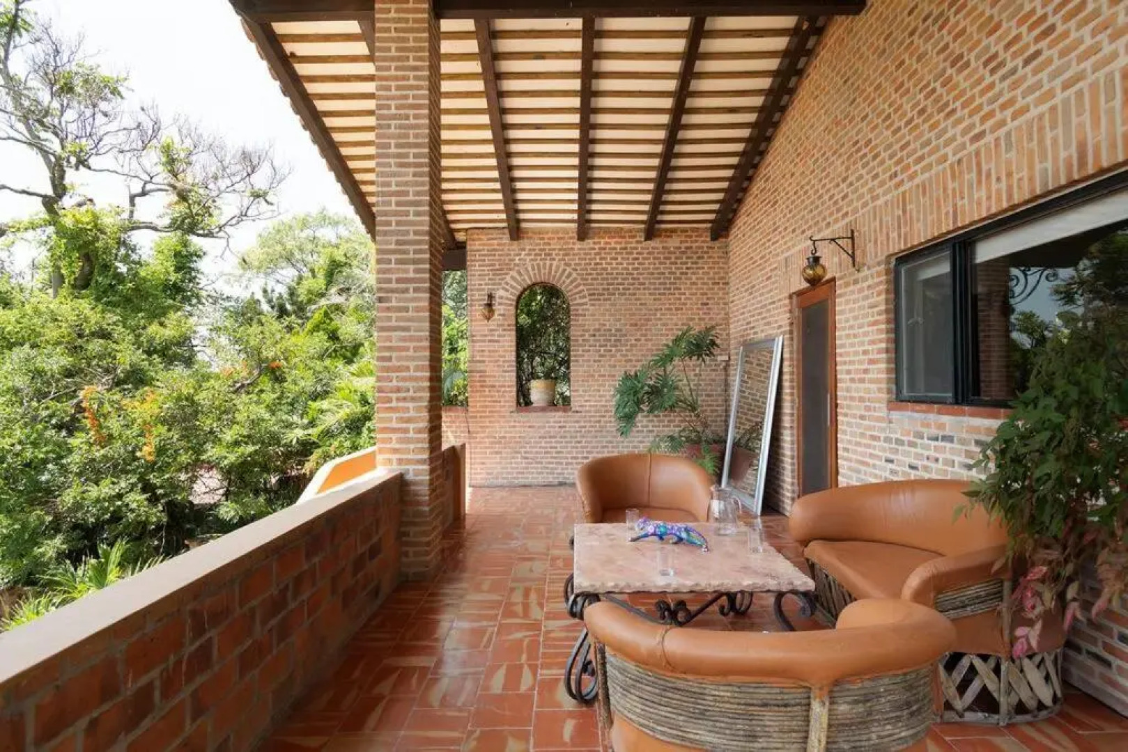 3 Bedroom Spacious Villa with Pool & Lake view