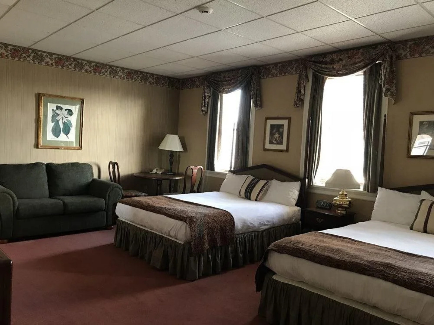 Waynebrook Inn, Est 1865