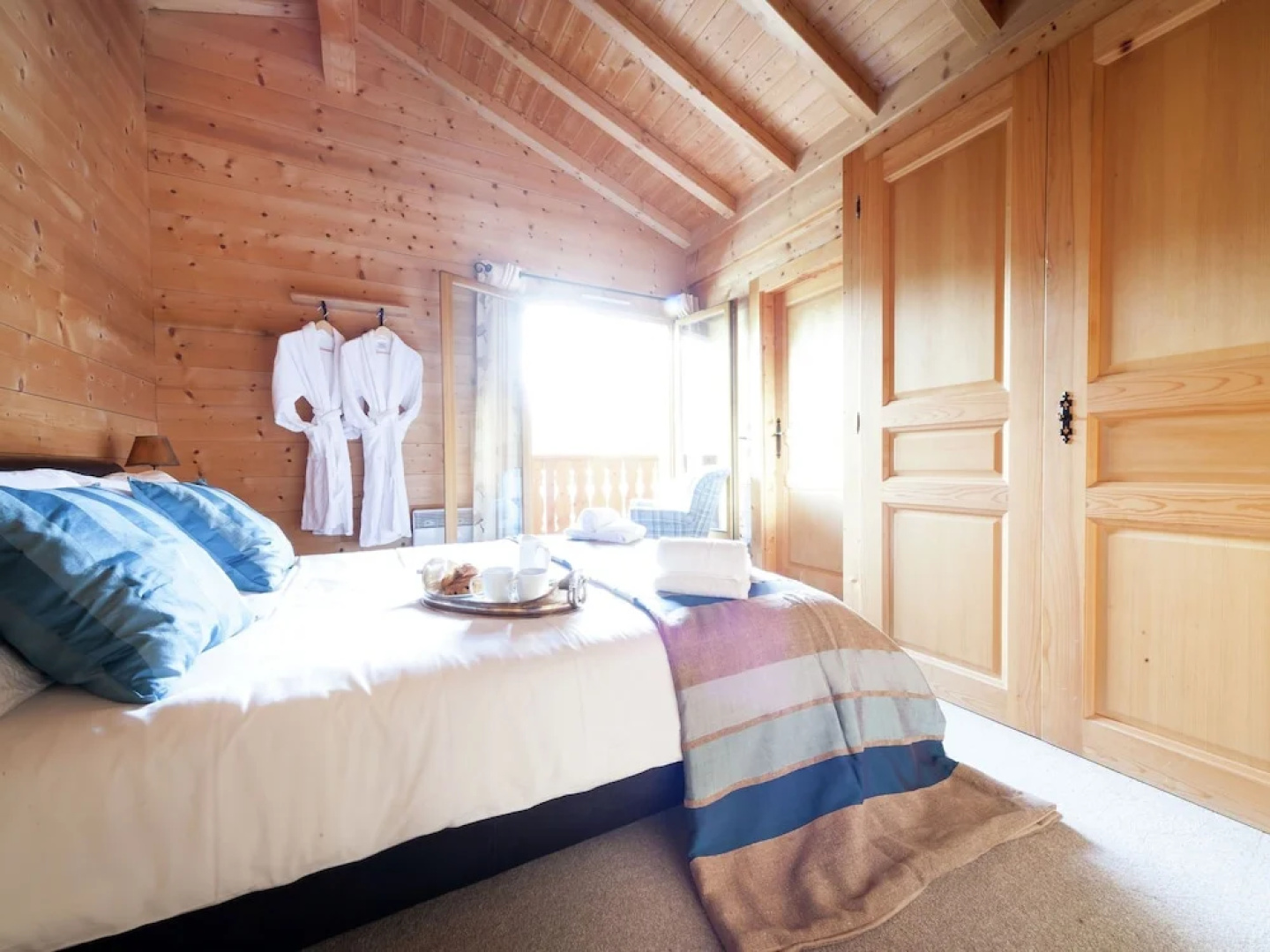 Luxury Holiday Home in La Côte-d'arbroz With Sauna