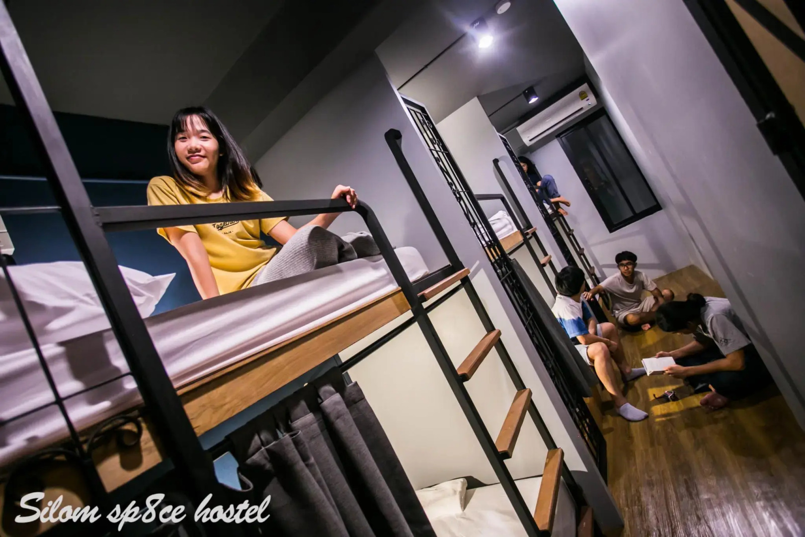 Silom SPACE Hostel