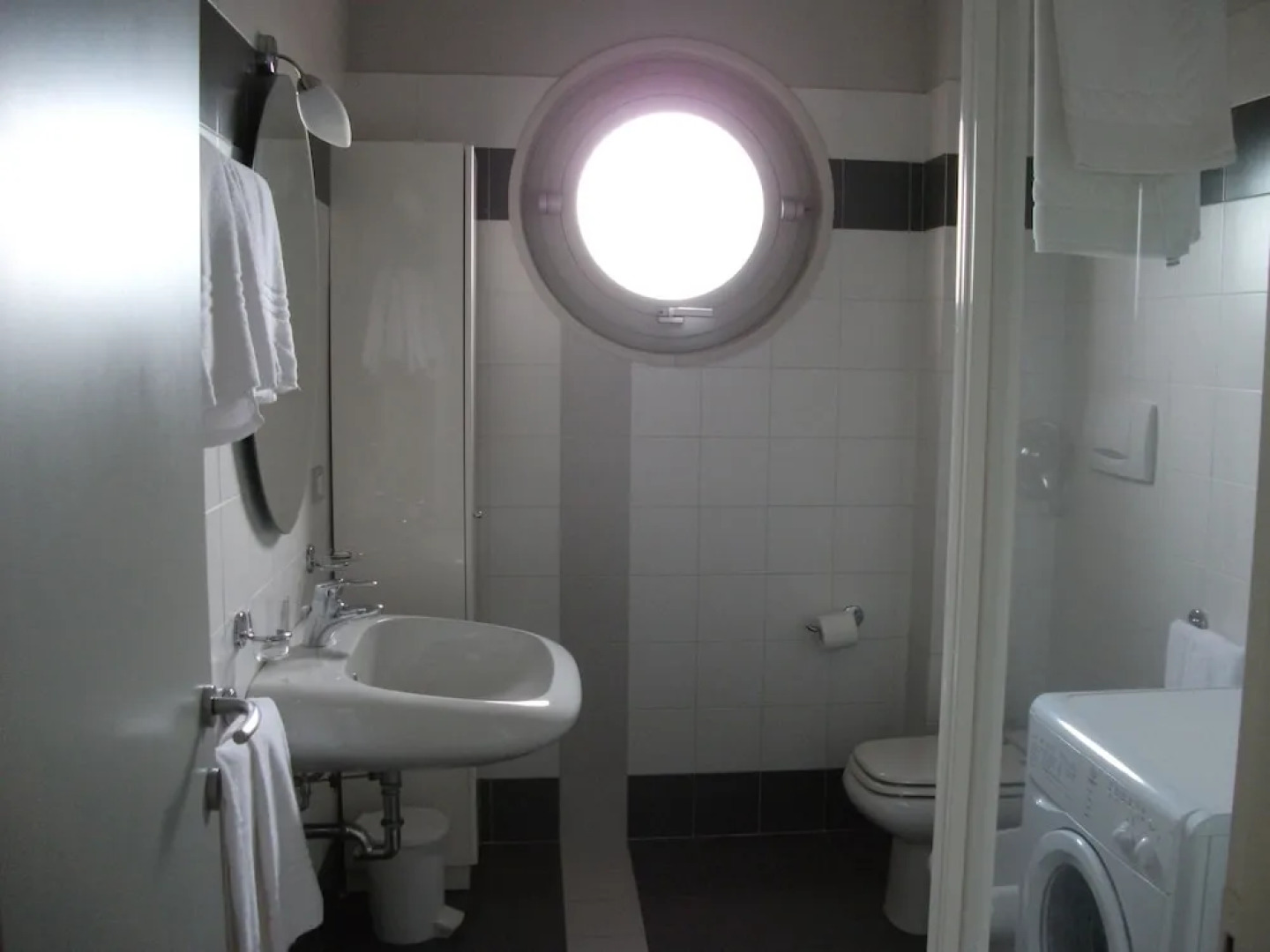 Vista Hotel & Residence