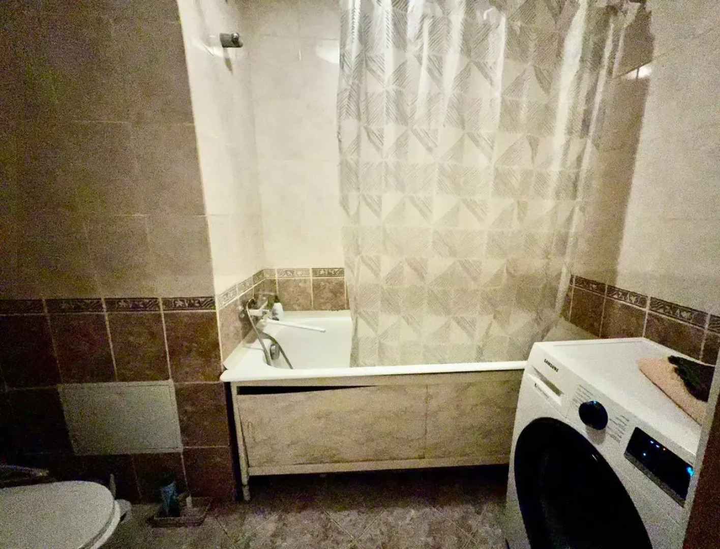 Апартаменты на проспекте Шахтёров 16