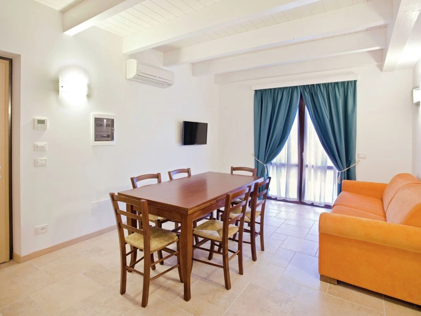 Modern Holiday Home in Pedaso with Pool