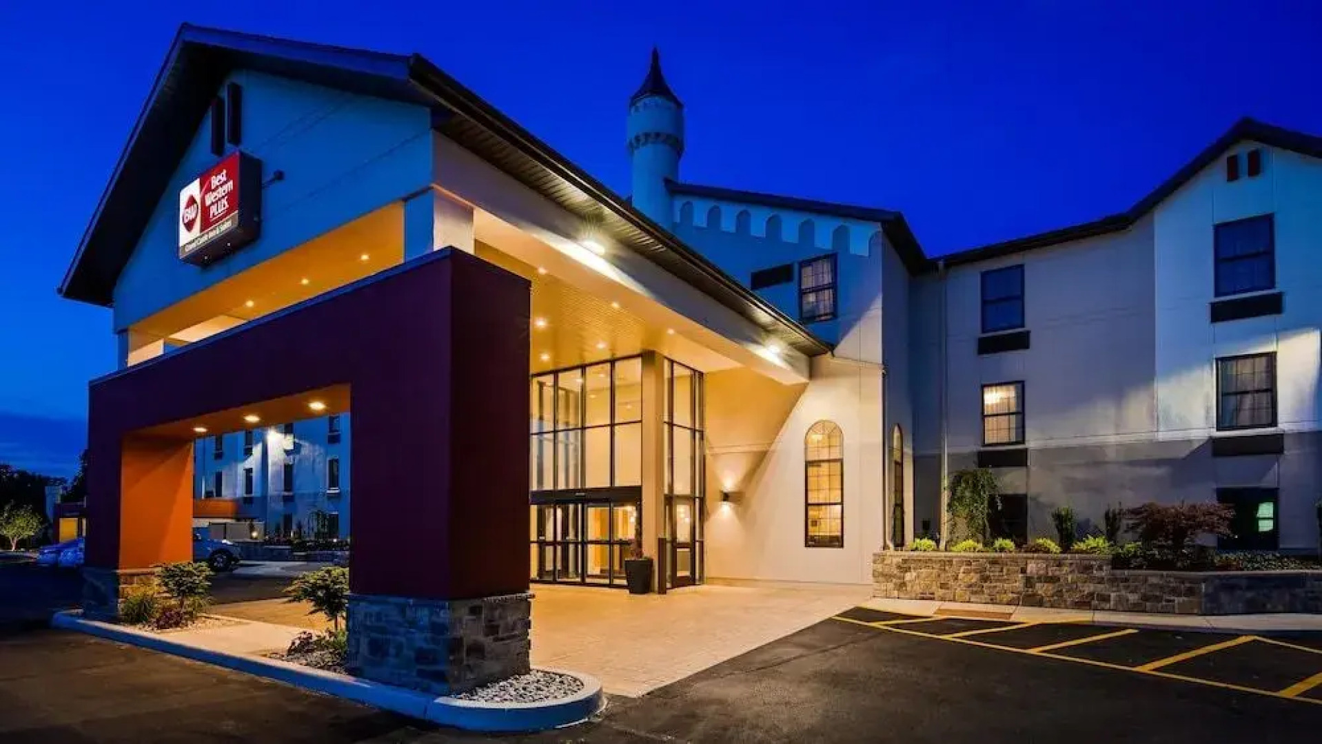 Best Western Plus Grand Castle Inn & Suites