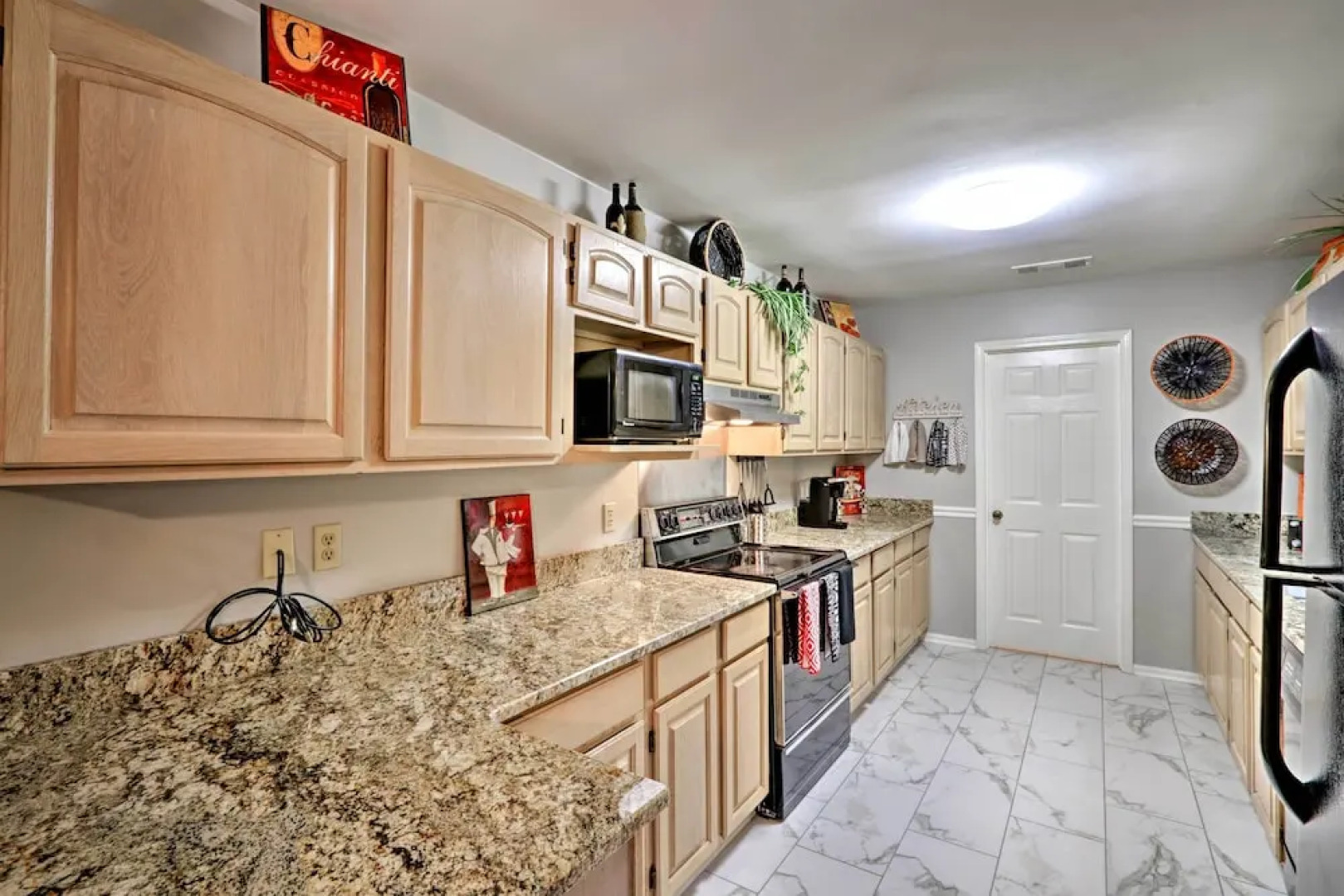 Quiet Memphis Home on 20 Acres: 10 Mi to Downtown!