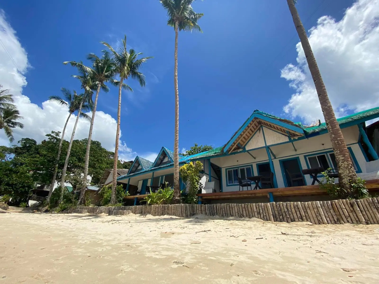 El Nido Beach Huts