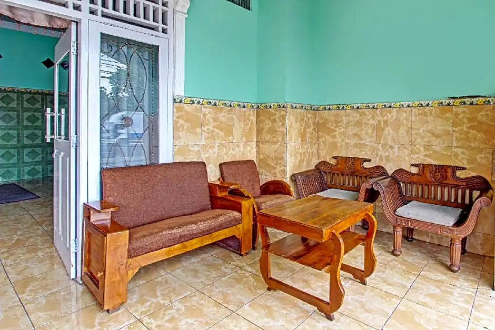 SPOT ON 92445 Mutiara Indah Hotel